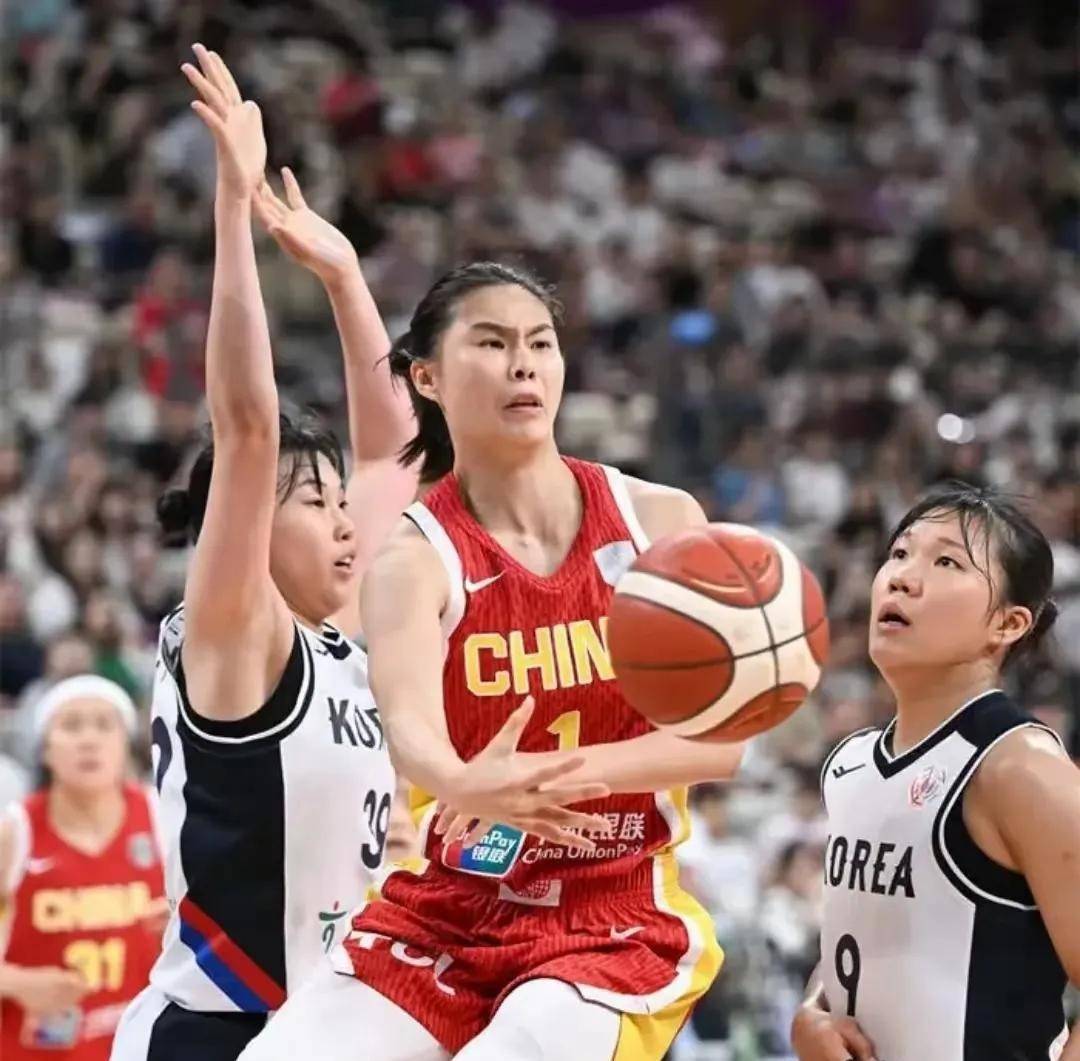 雷火电竞亚洲先驱-篮球世界杯女篮比赛吸引关注