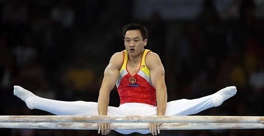 体操队男子团体擒下冠军,实力雄厚的简单介绍 体操队男子团体擒下冠军,实力雄厚的简单介绍