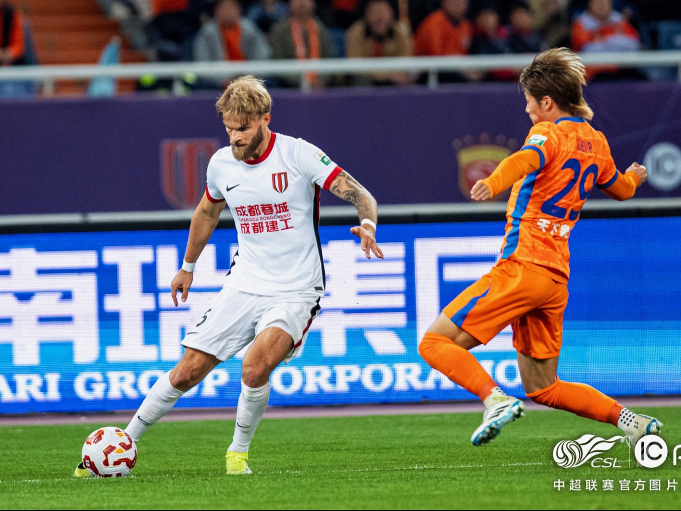 前锋连续进球,球队前景一片光明的简单介绍 前锋连续进球,球队前景一片光明的简单介绍