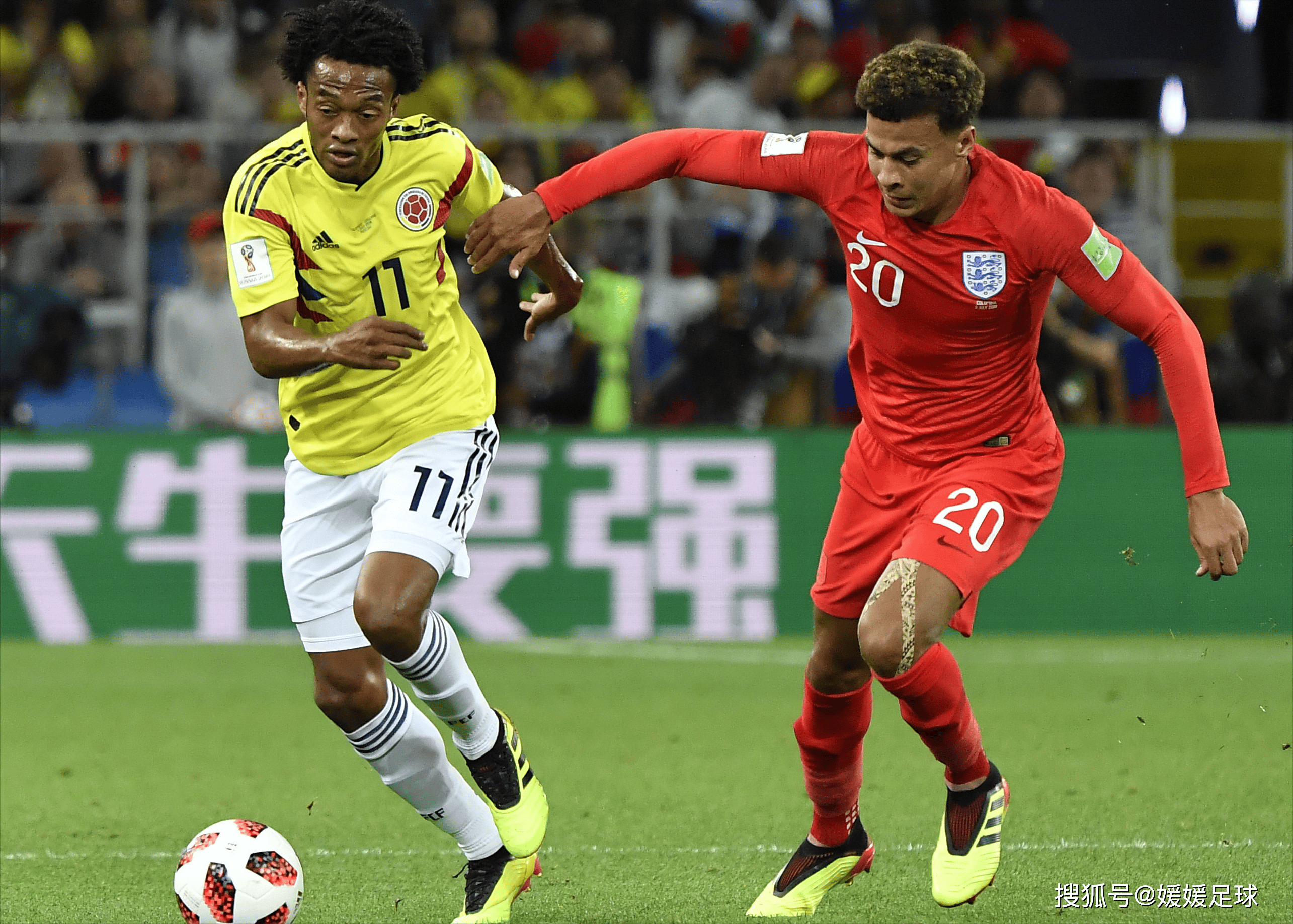 足球赛事呈现激动人心的场面 足球赛事呈现激动人心的场面