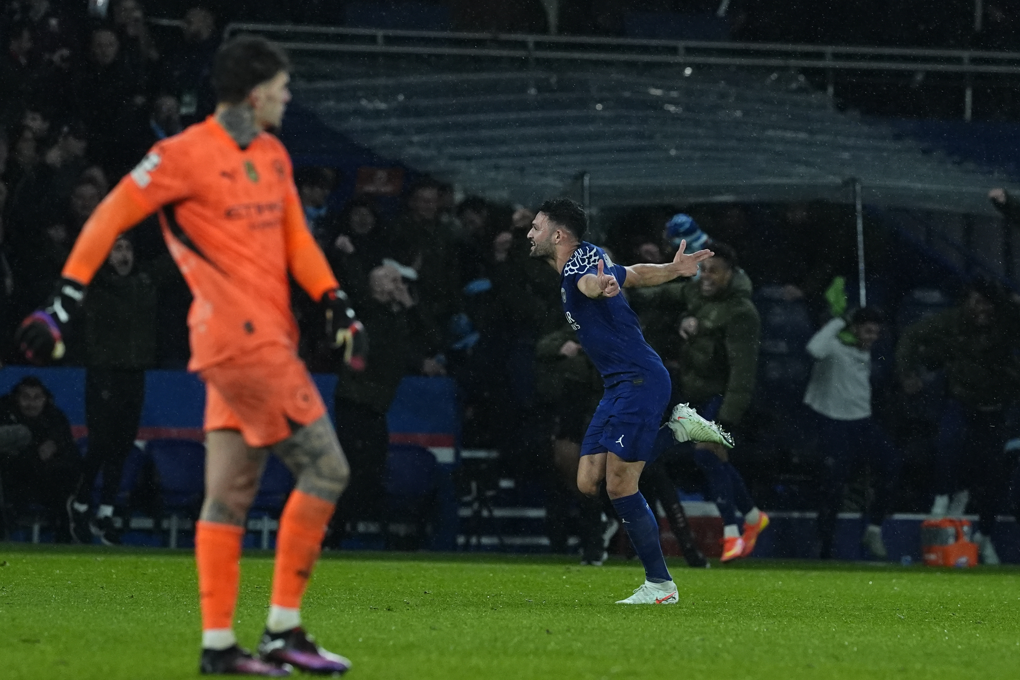 巴黎圣日耳曼横扫对手,赢得欧冠胜利! 巴黎圣日耳曼横扫对手,赢得欧冠胜利!