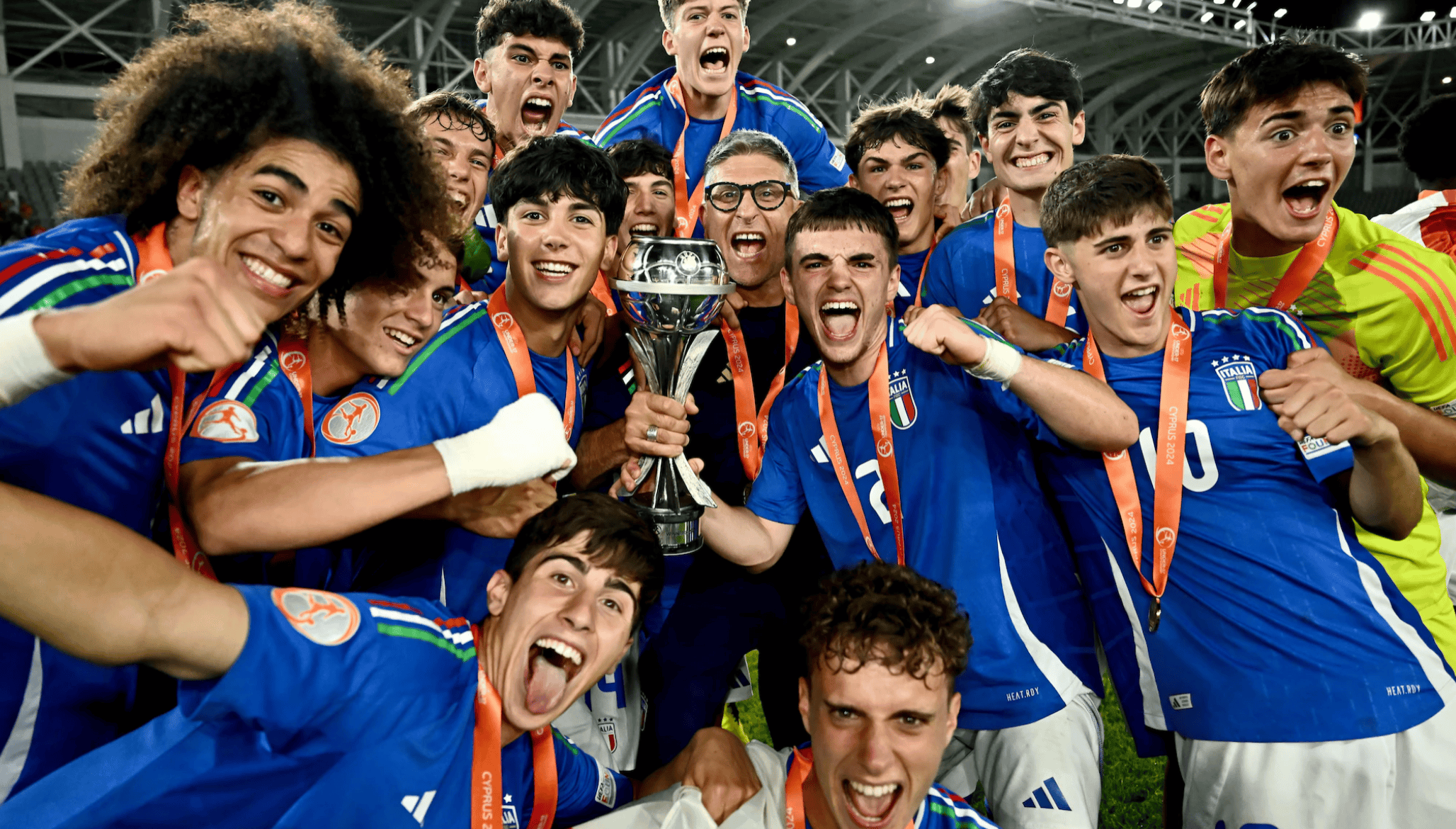 意大利队在比赛中展现出无可阻挡的力量 意大利队在比赛中展现出无可阻挡的力量