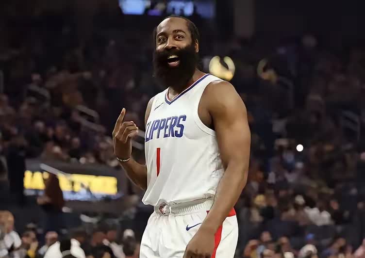 包含热火迎战老鹰，成功掀翻对手夺得胜利的词条