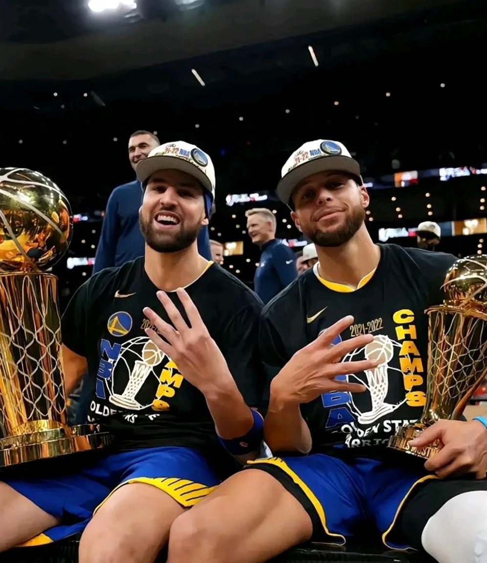 关于勇士三人上双，踏平对手，赢得比赛的信息