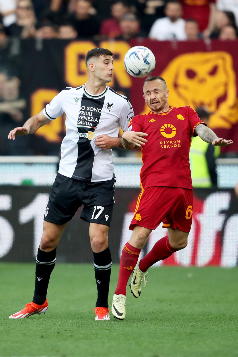 球迷热议罗马在欧冠联赛中的表现 球迷热议罗马在欧冠联赛中的表现