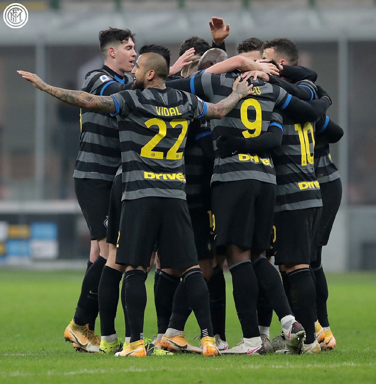 雷火电竞-克罗托内主场逼平，与博洛尼亚战成:的简单介绍