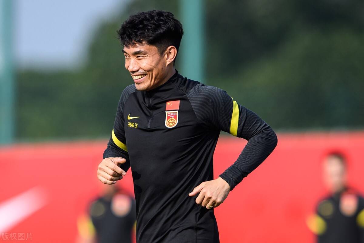 郑智重伤,恒大中场悲情赛季 郑智重伤,恒大中场悲情赛季