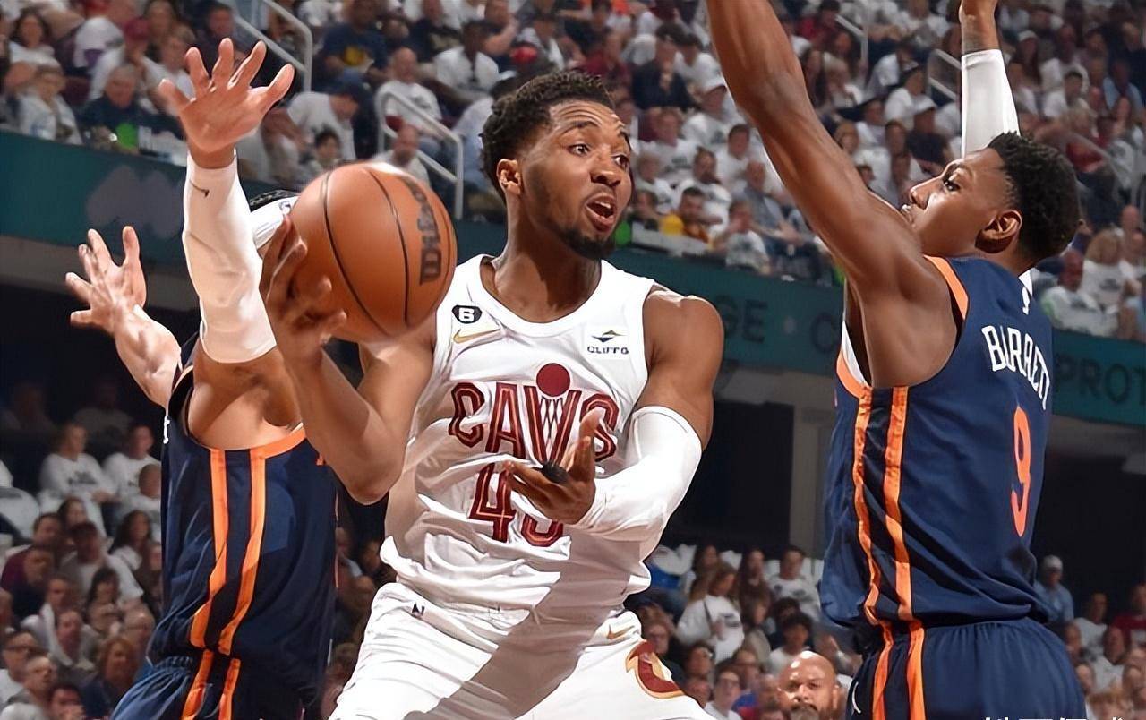 江苏队逆转勇士,米切尔点燃赛场 江苏队逆转勇士,米切尔点燃赛场