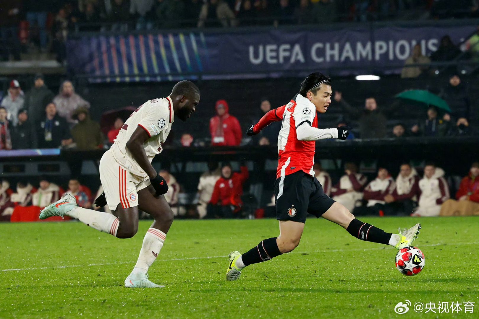 拜仁险胜巴萨，哈兰德统治全场