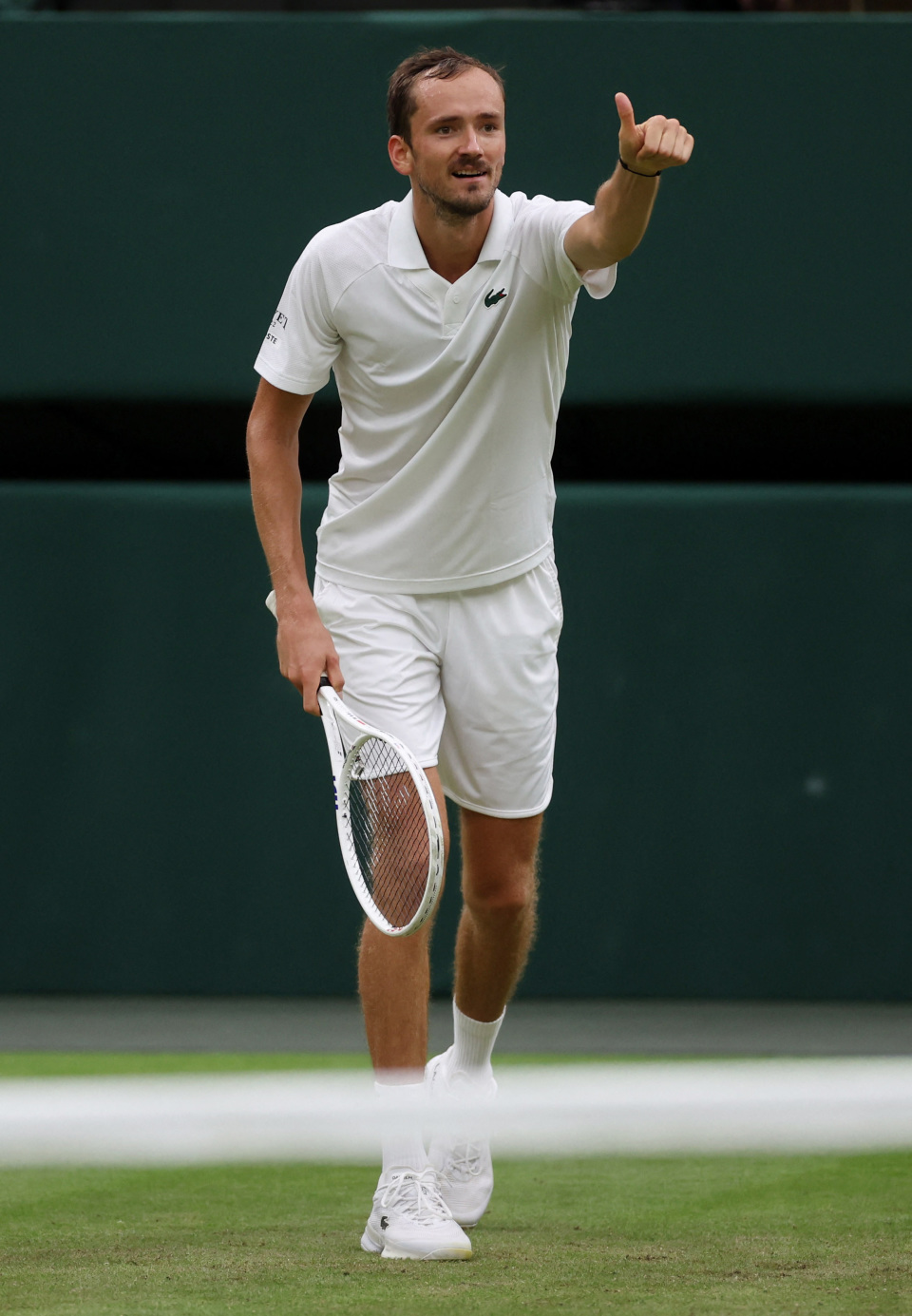 雷火电竞网址-戴维斯杯险胜温网，梅德韦杰夫高光表现