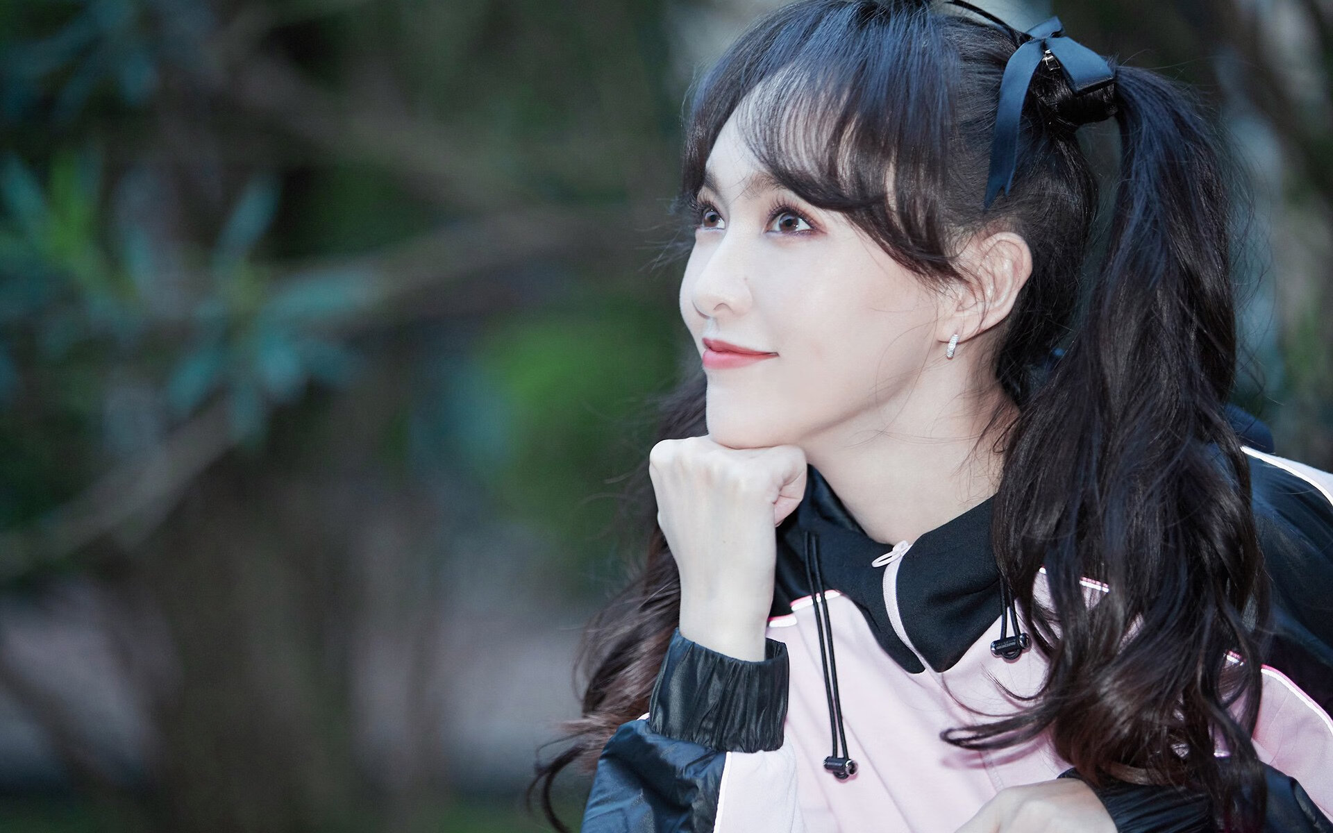 独舞与铁壁，足球光谱两极的唯一性对话